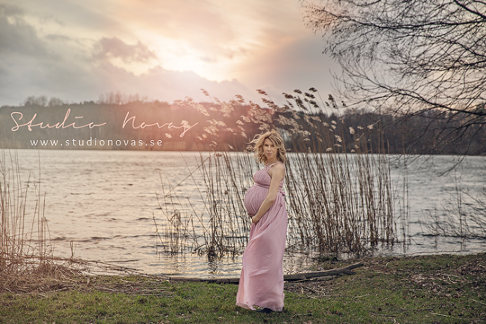 gravidfotografering utomhus stockholm